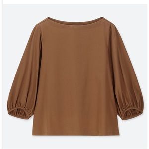 BNWOT Uniqlo ruched sleeve t-shirt